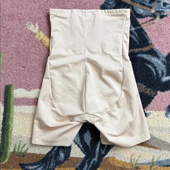 SHAPEWEAR SHORTS - Picture 2 of 8